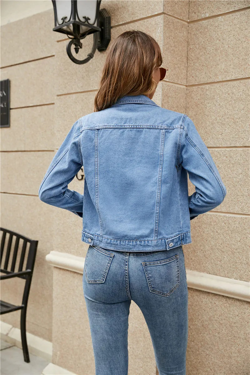 LeRoxy - Stijlvol en tijdloos: het perfecte Kort Denim Jasje voor elke gelegenheid!