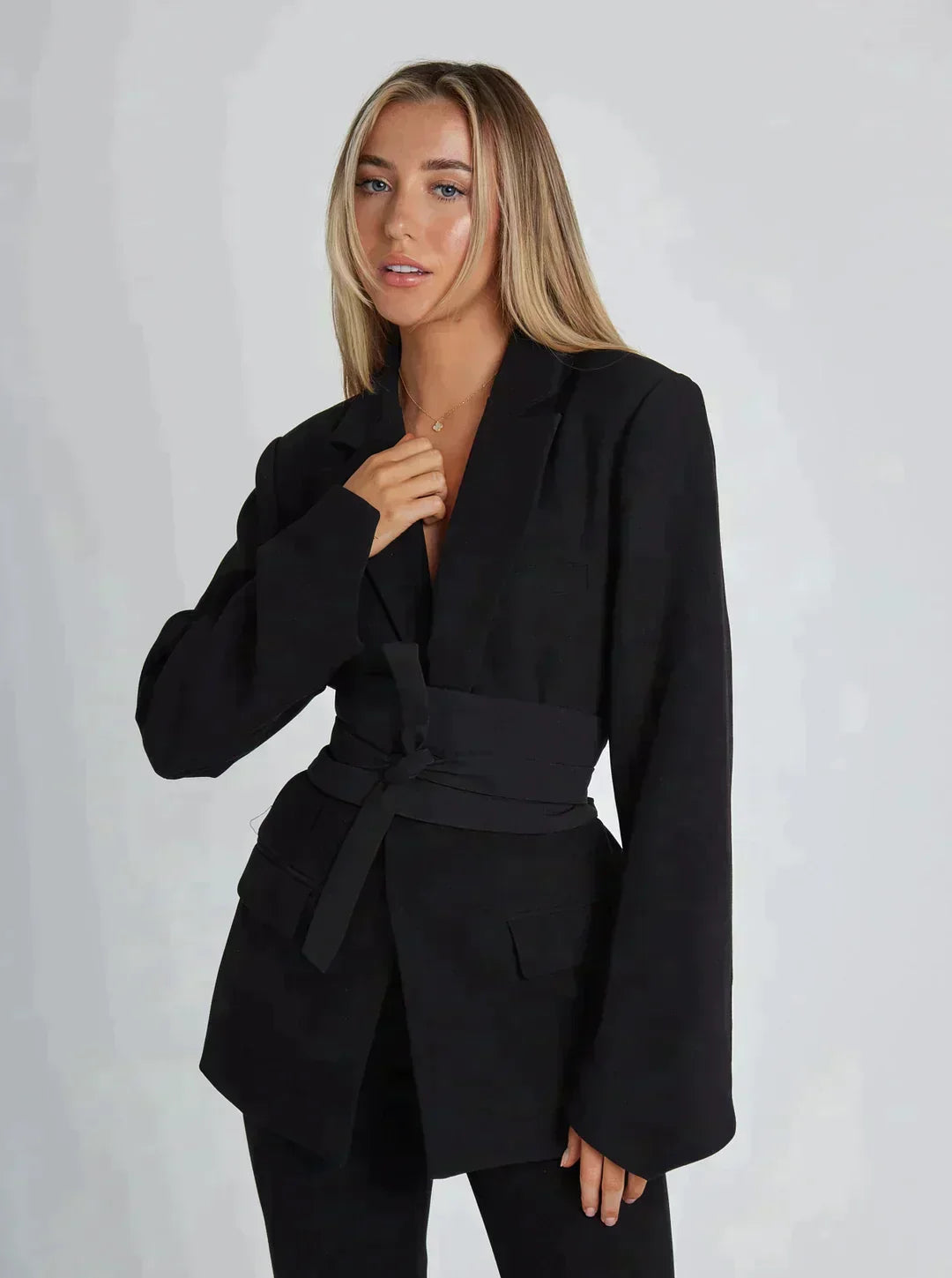 LeRoxy | Stijlvolle Blazer met Extra Riemen | Reverie | Trendy Damesmode